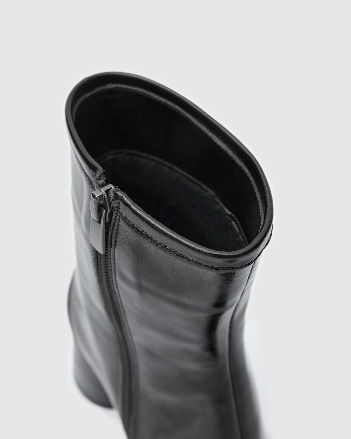 Tabi Boots Shiny Black
