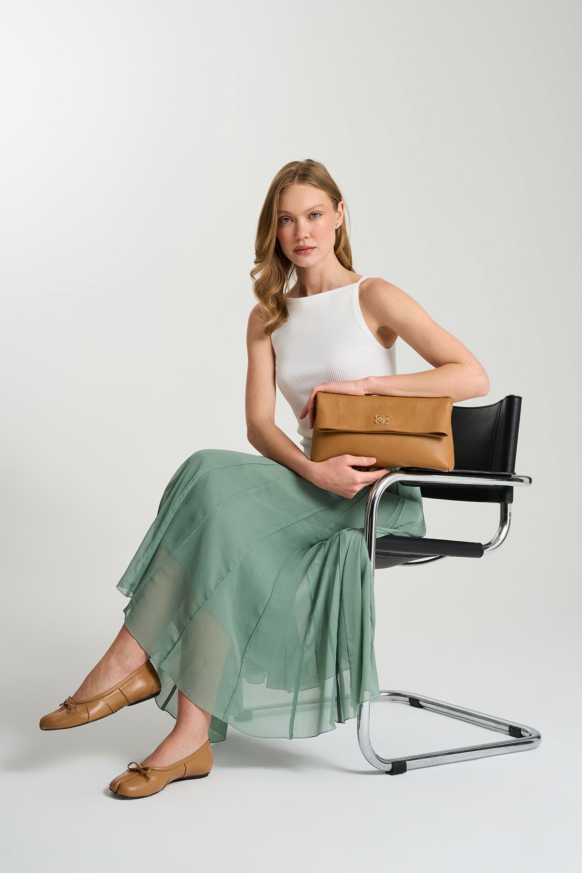 Ira Clutch Taba