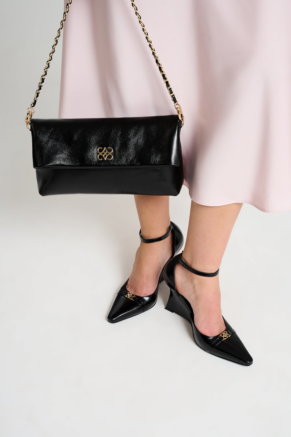 Ira Clutch Black