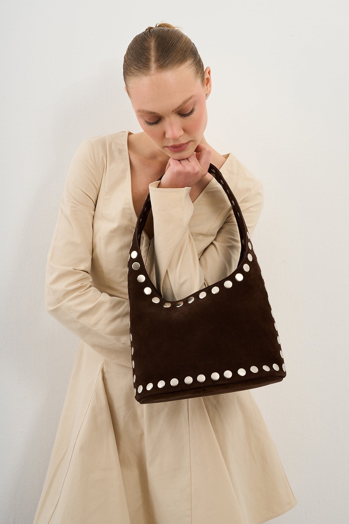Stud Bitter Brown Suede