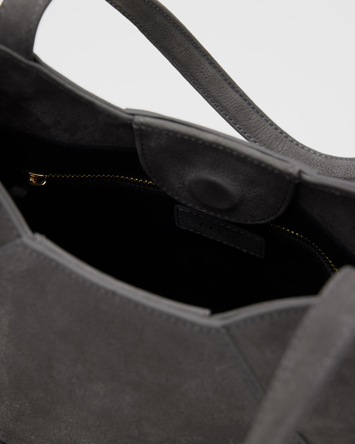 ARIES TOTE - Nubuck Grey