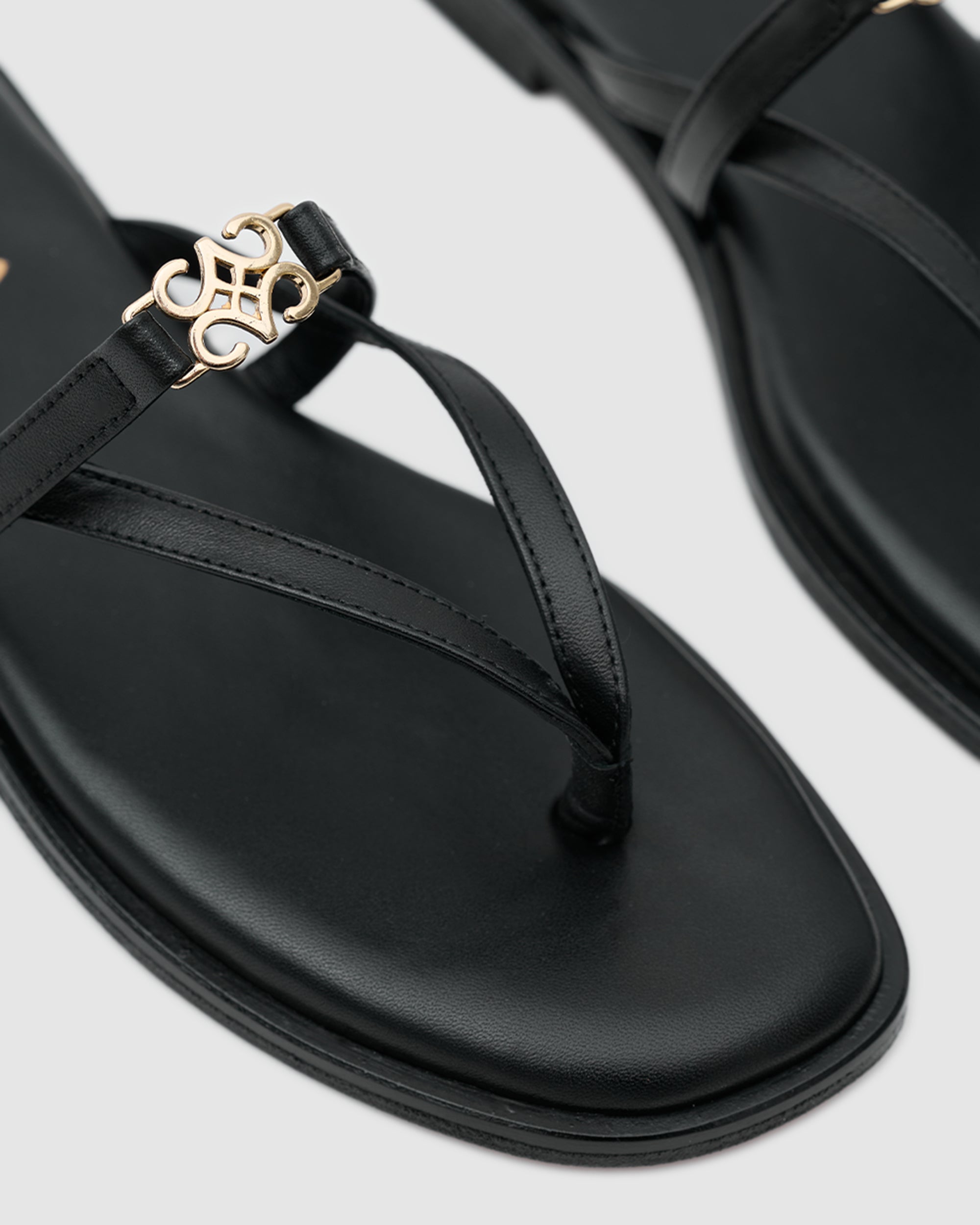 Aura Sandals Black