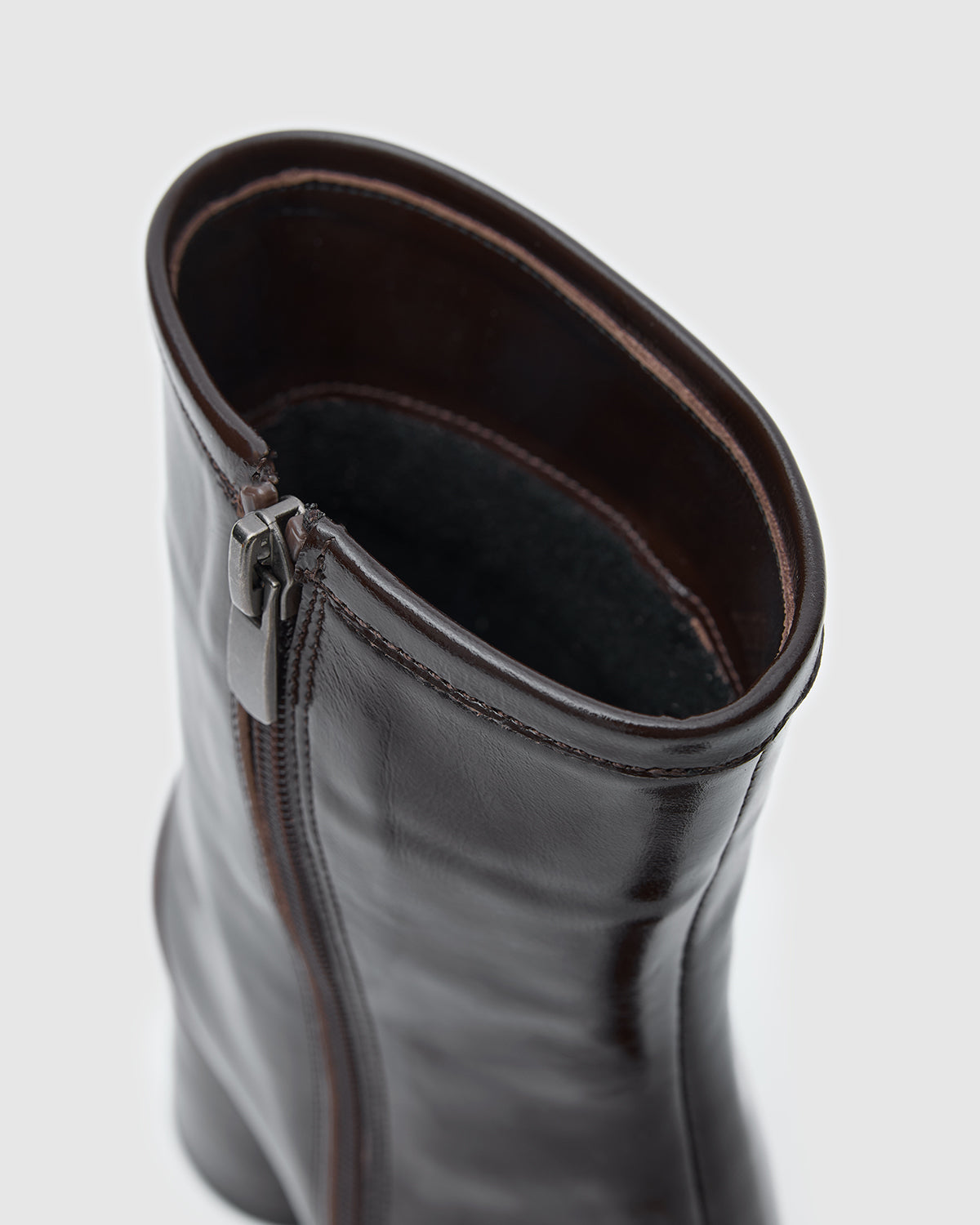 Tabi Boots Shiny Brown