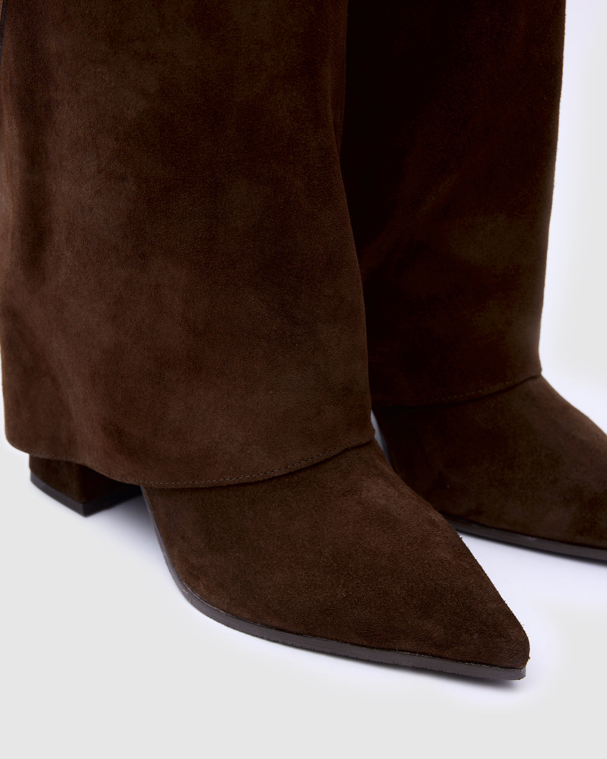 VERA Bitter Brown Suede