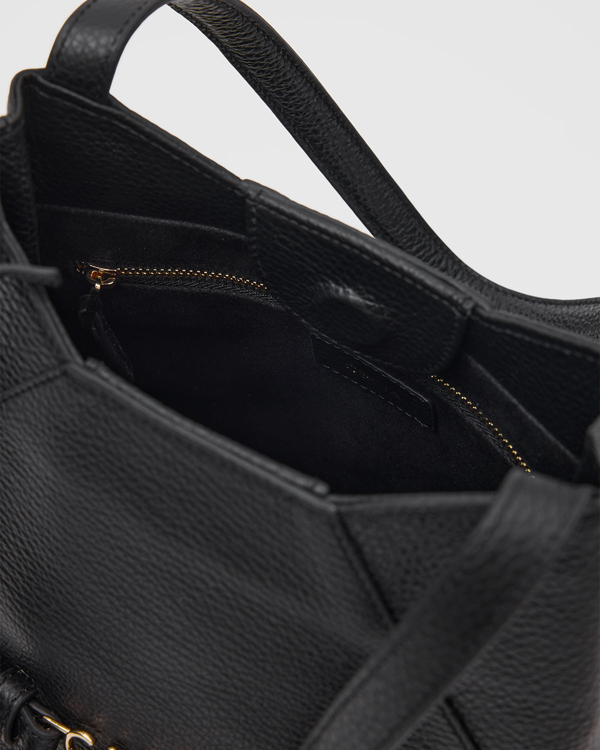 ARIES TOTE Black