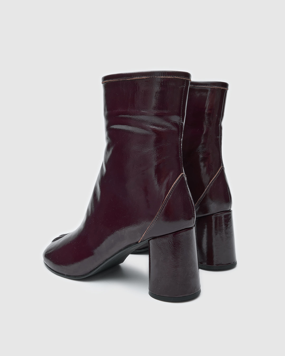 Tabi Boots Shiny Merlot