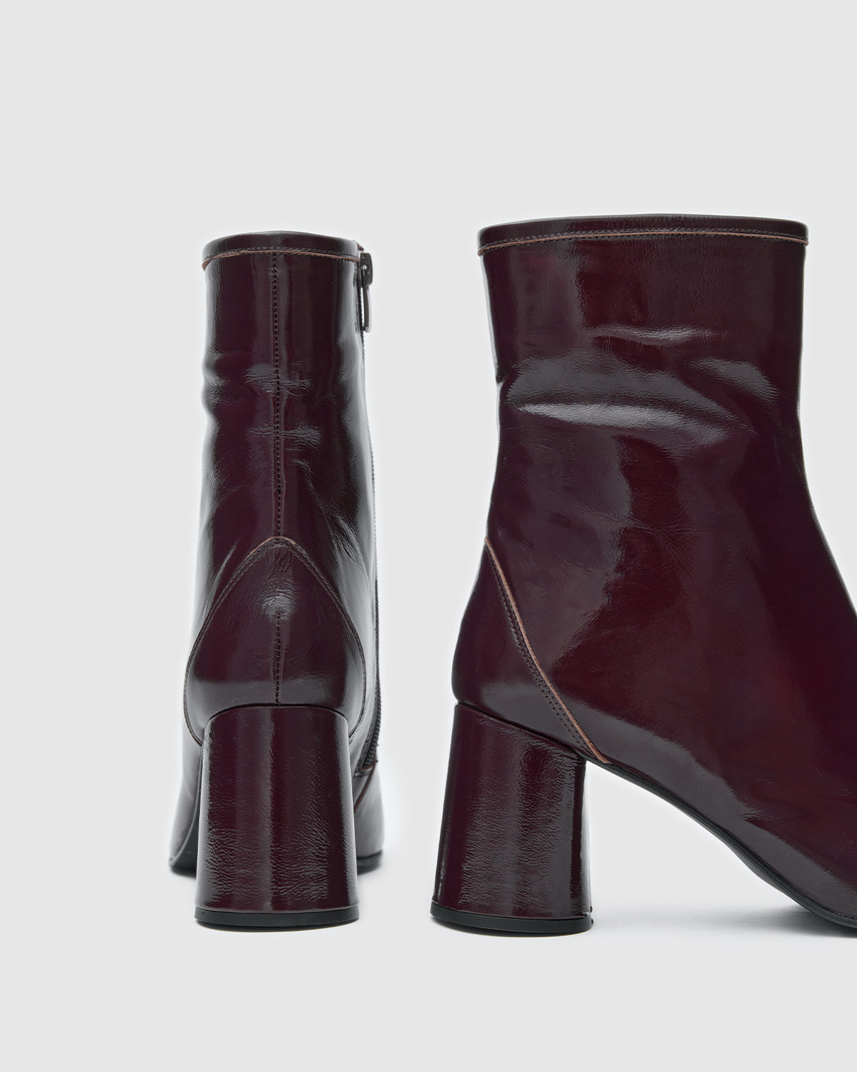 Tabi Boots Shiny Merlot