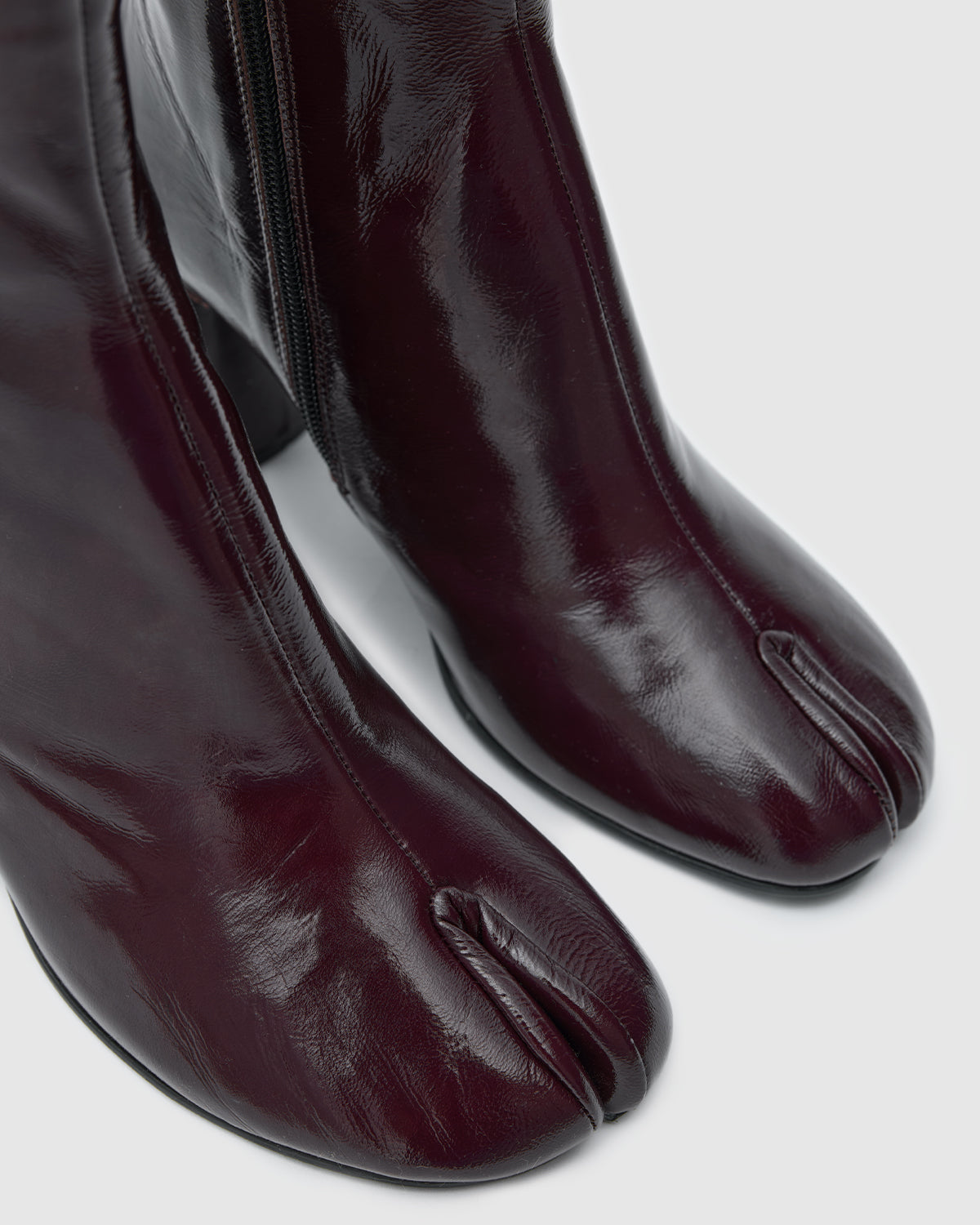 Tabi Boots Shiny Merlot
