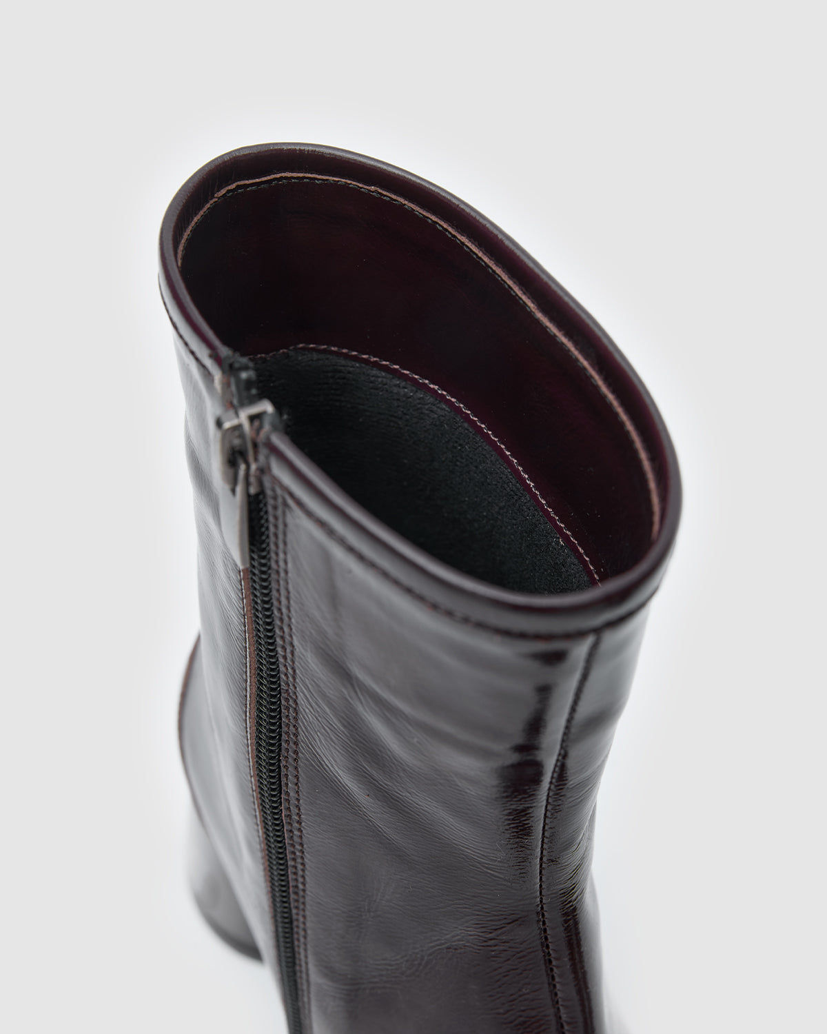 Tabi Boots Shiny Merlot