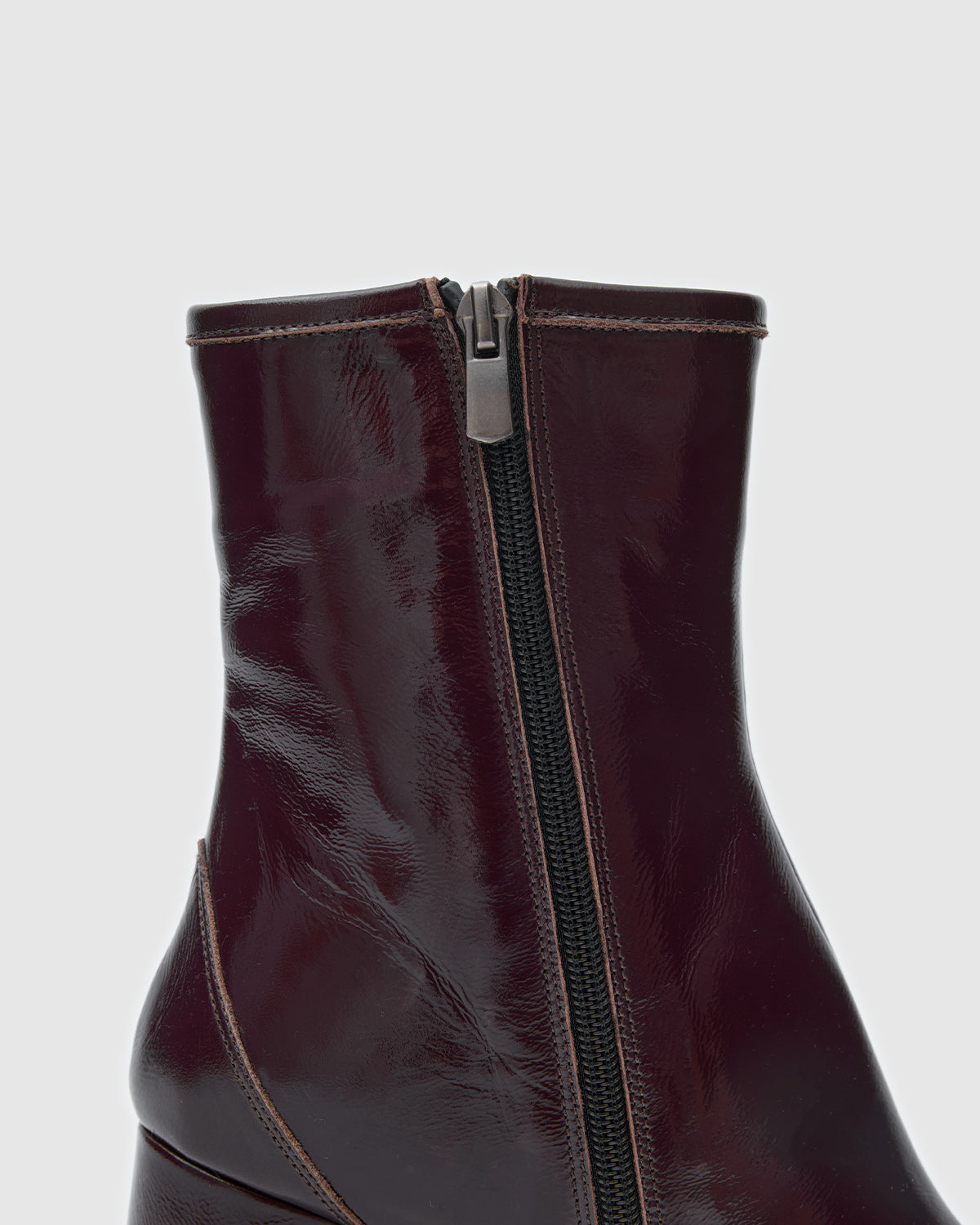 Tabi Boots Shiny Merlot