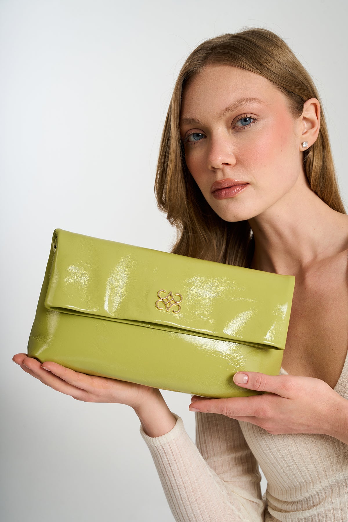 Ira Clutch Pistachio Green