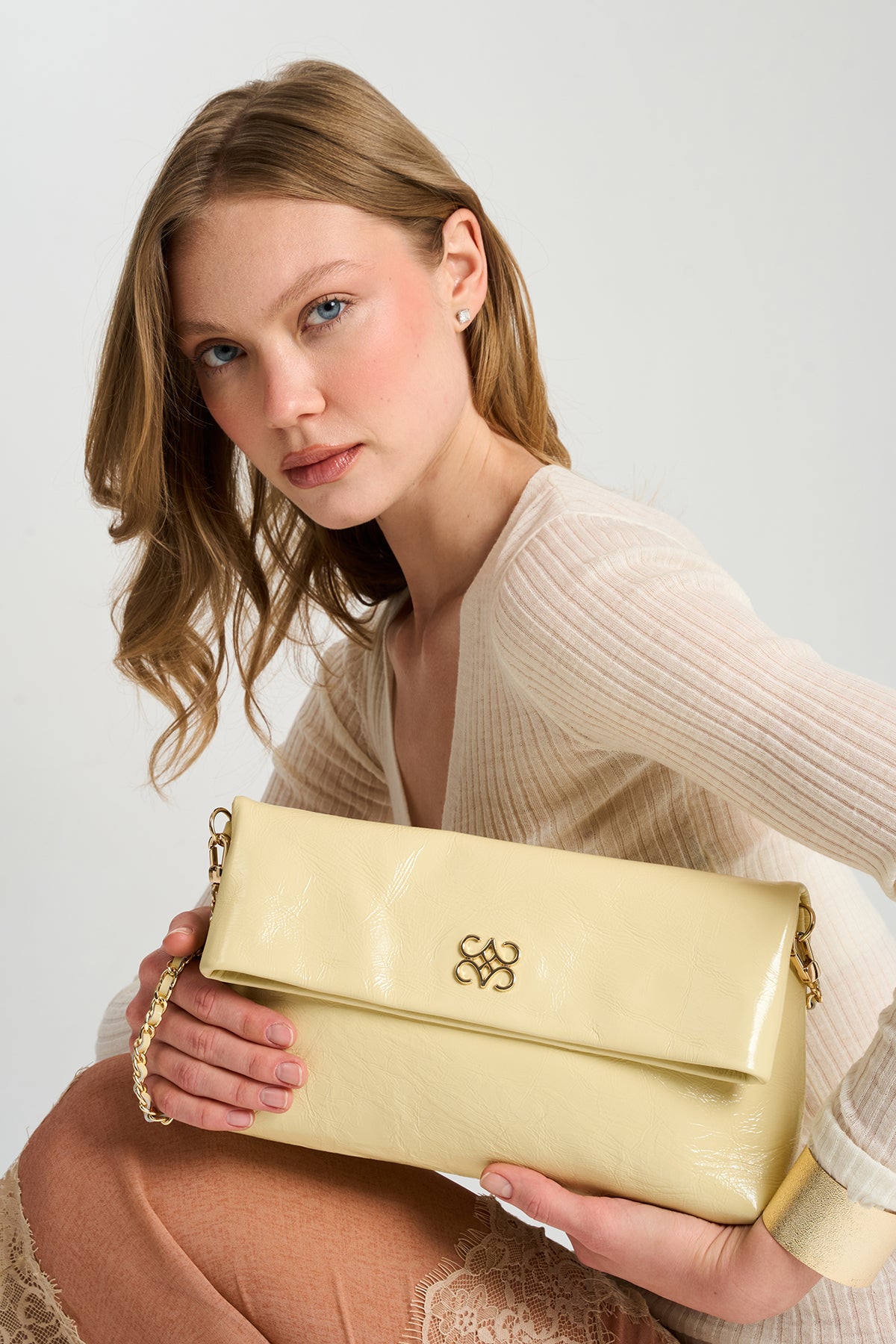 Ira Clutch Butter Yellow