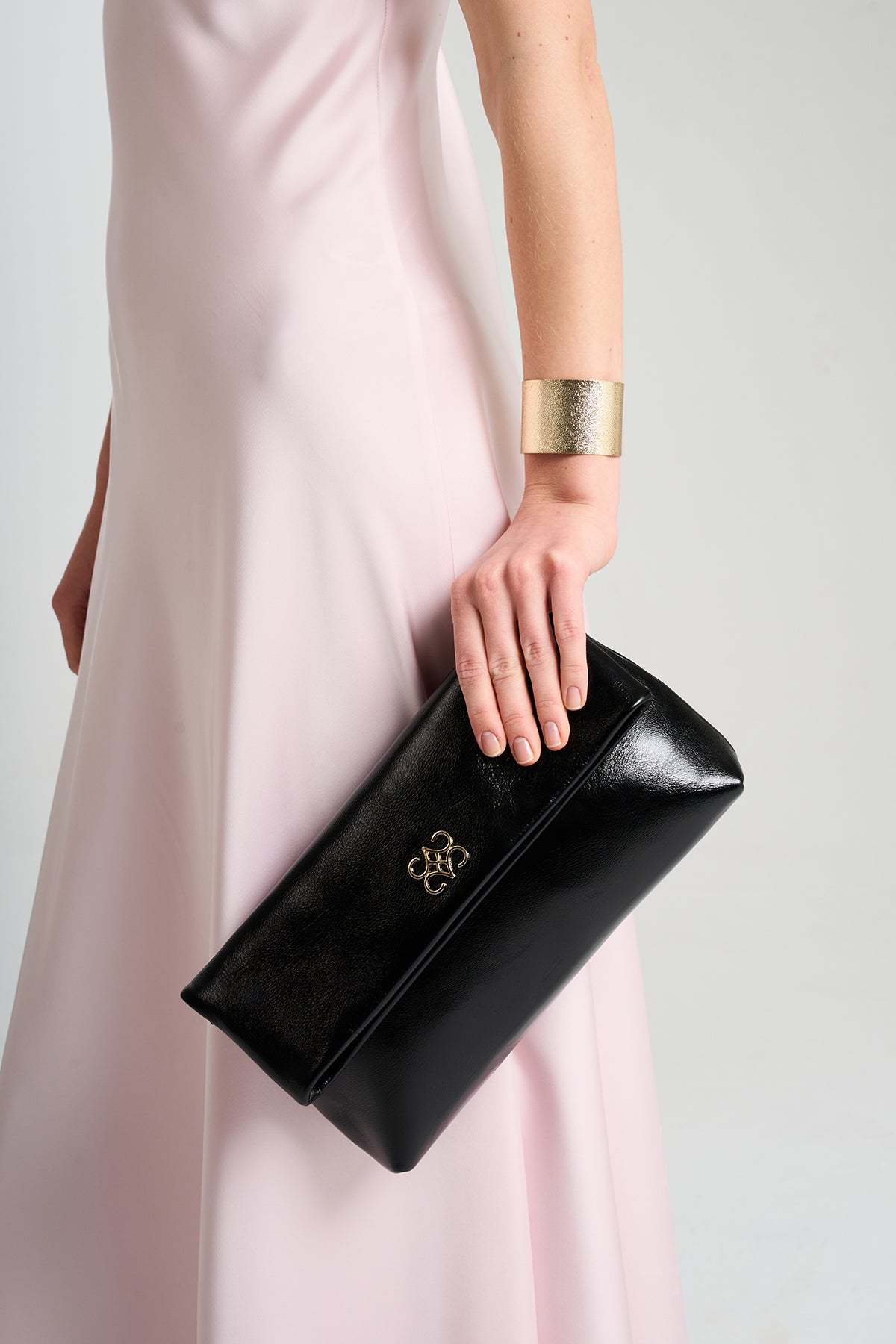 Ira Clutch Black