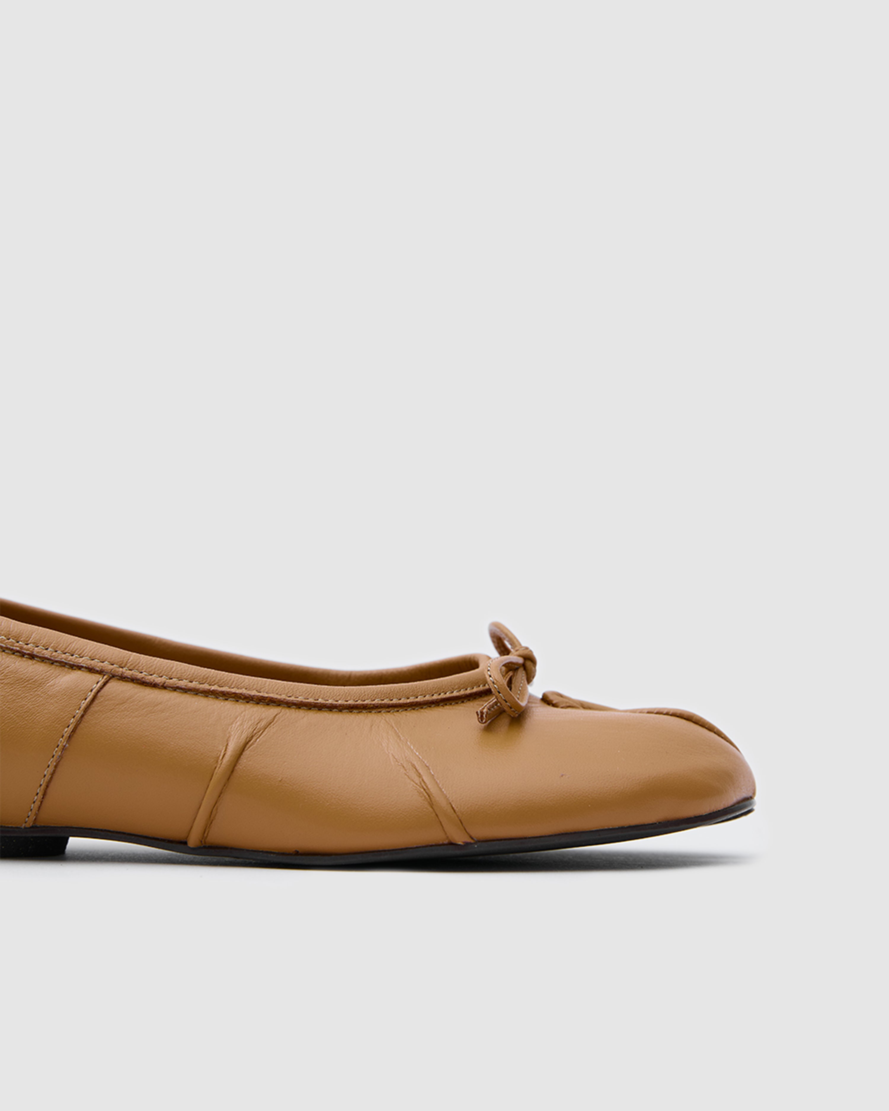 Tabi Ballet Flats Taba